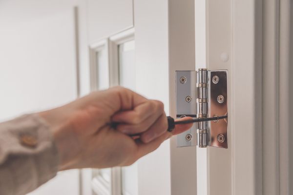 Hinge Repair in Rockwall