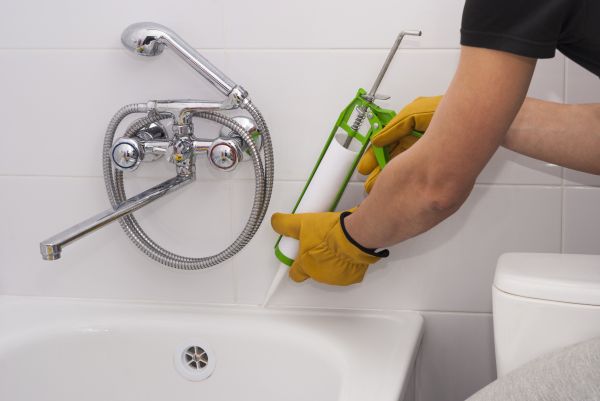 Cost of Bathtub Caulking in Rockwall