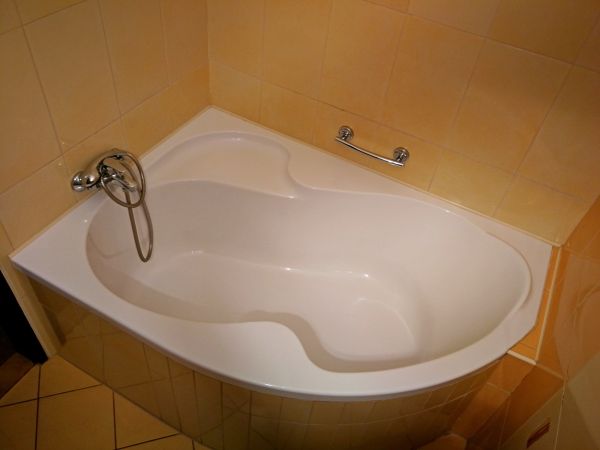 Cost of Tub Handrail Installation in Rockwall